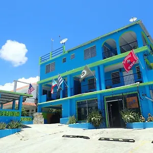 the-vieques-guesthouse.comcaribbean.com/